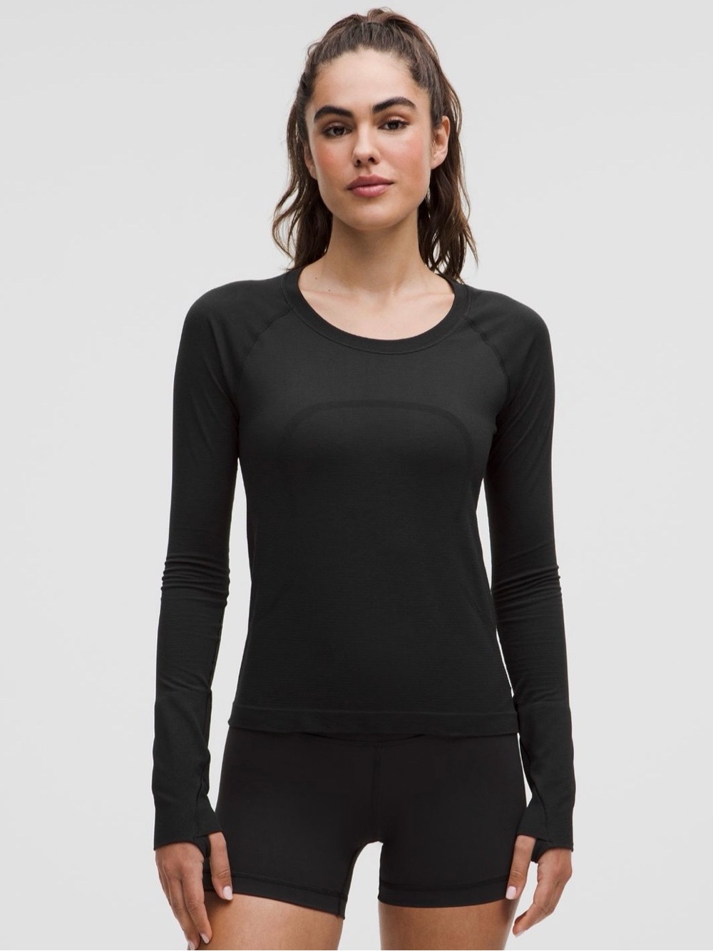lululemon Swiftly Tech Long-Sleeve
Shirt 2.0 *Race Length - Black, Size 8